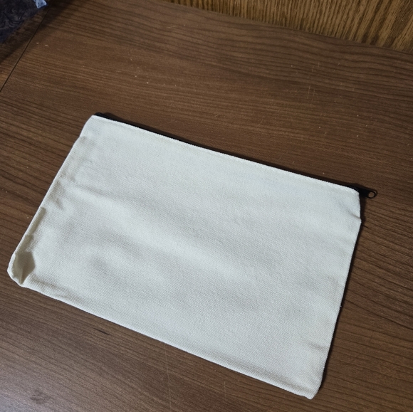 Nwt cosmetic bag - Picture 2 of 5